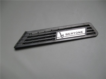 Picture of side vent, Bertone, right