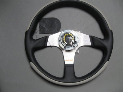 Picture of MOMO steering wheel