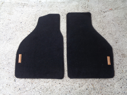 Picture of set of 2 floormats with X 1/9 logo / silhouet  86 x 27 mm laser cut in leather