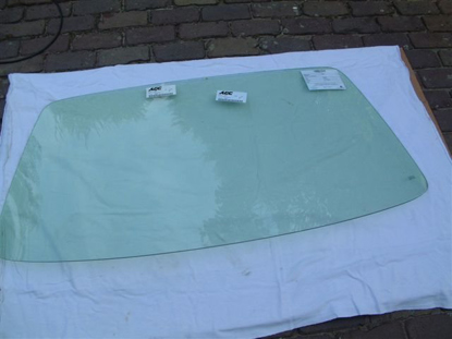 Picture of windshield glass
