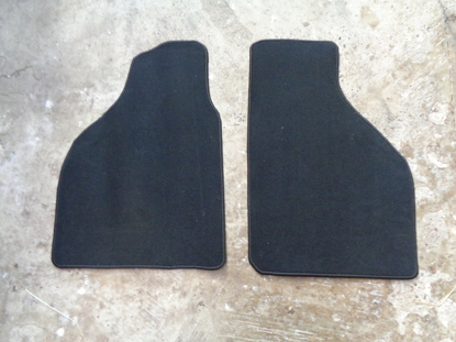 Picture of set of 2 floormats, left and right, BLACK