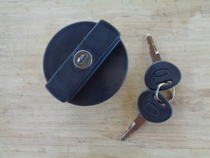 Picture of locking petrol tank cap 1300 and 1500 carburetor