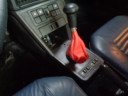 Picture of gear stick lever gaiter cover 1500, leather, BLACK or RED